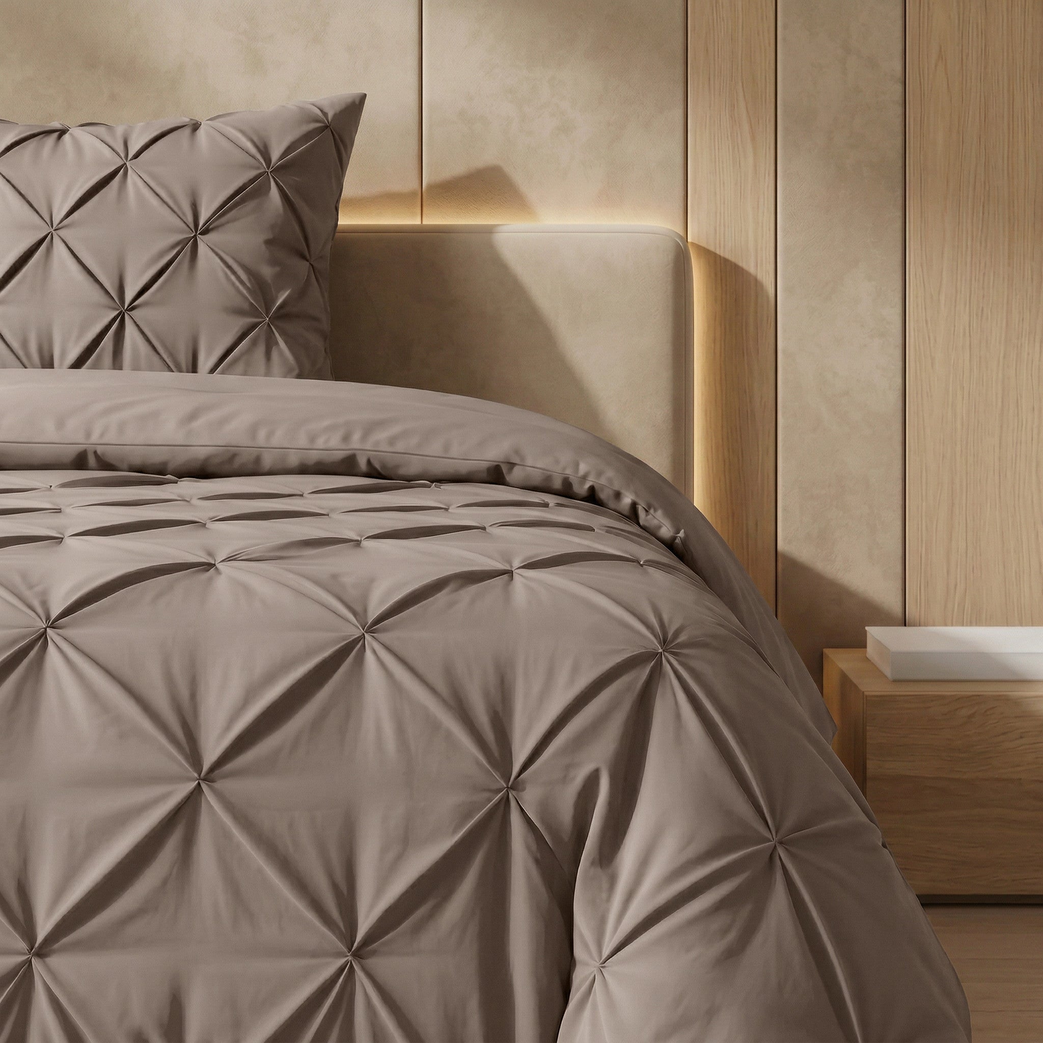 Pintuck design dekbed taupe Sleeptime