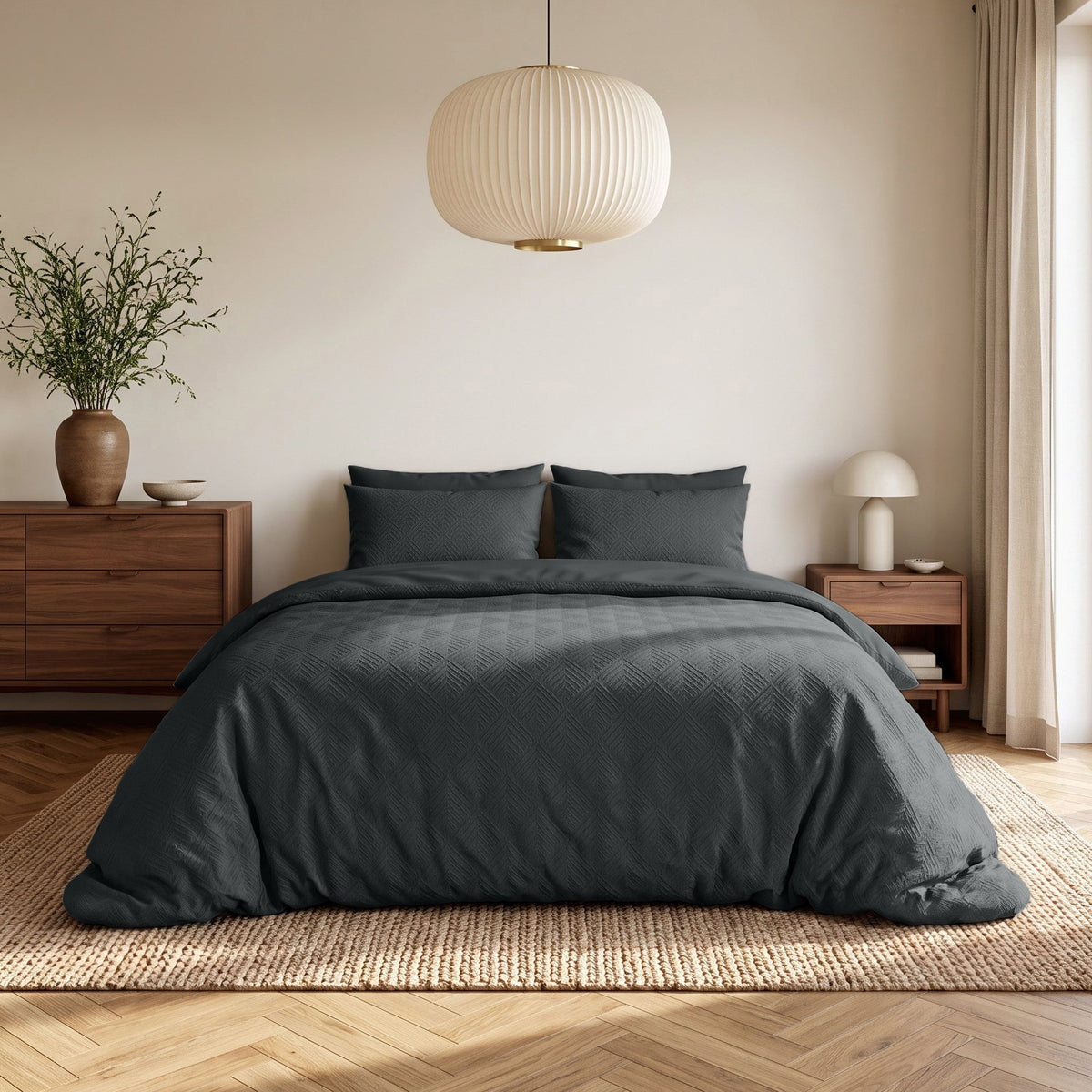 Embossed Dekbedovertrek Antraciet – Modern Geo 3D Reliëf – Zacht Microvezel met Kussenslopen – Sleeptime - Dromen & Wonen