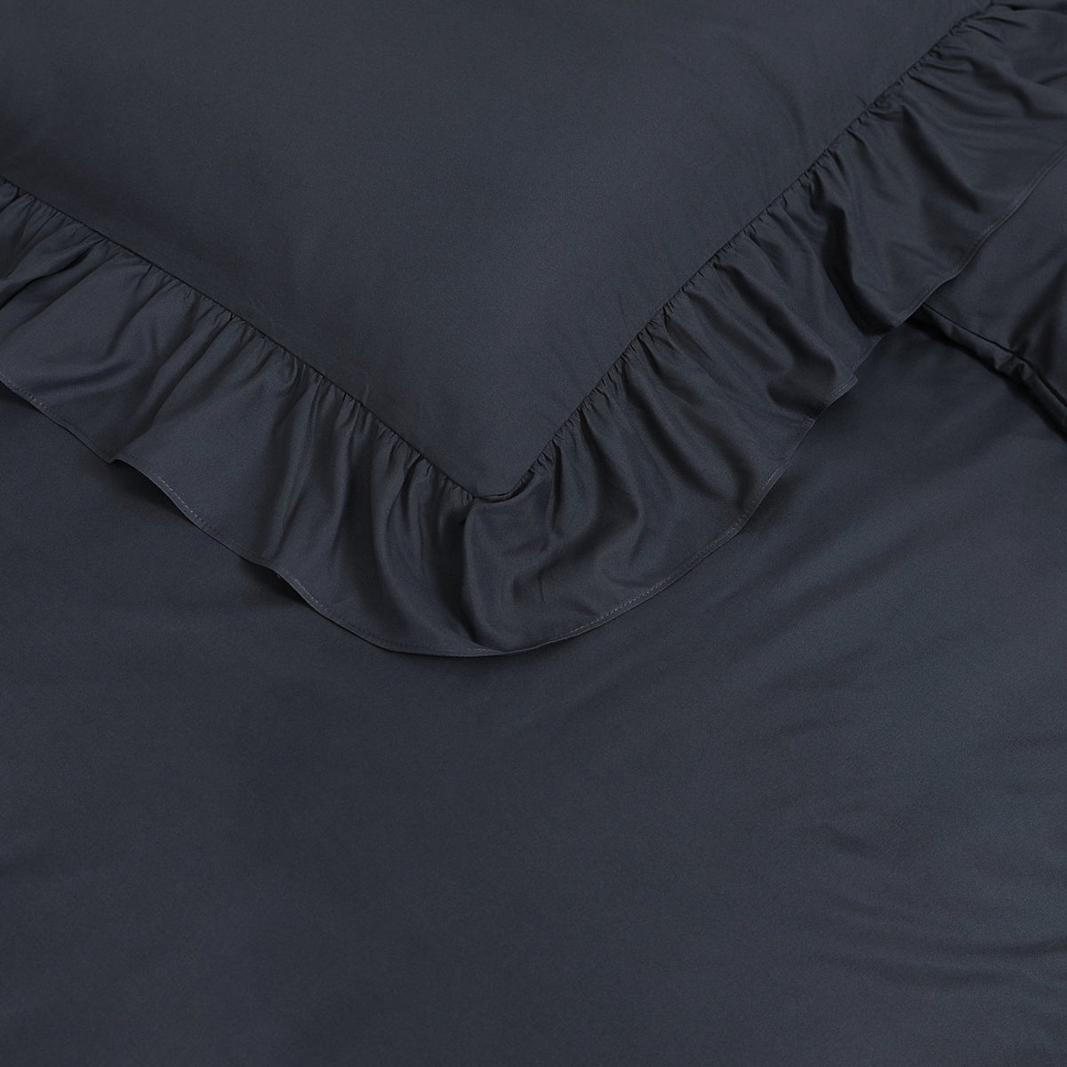 Ruches Dekbedovertrek Antraciet – Ruffles – Zacht Microvezel met Kussenslopen – Sleeptime - Dromen & Wonen