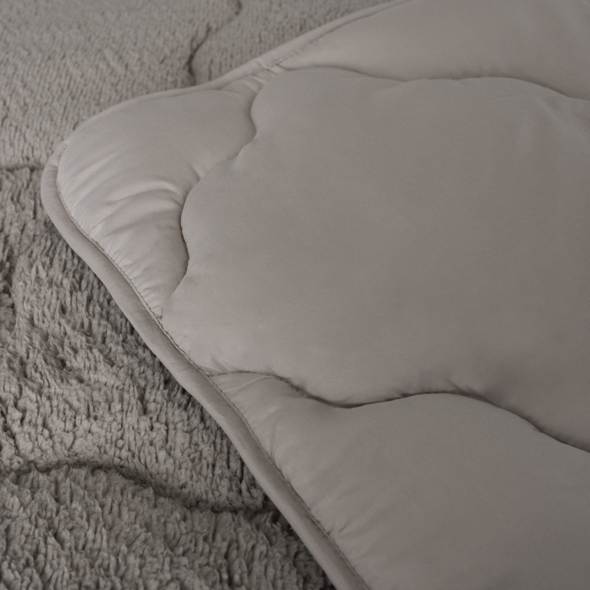 Sleeptime Dekbed en Overtrek in 1 - Teddy - Taupe - Dromen & Wonen