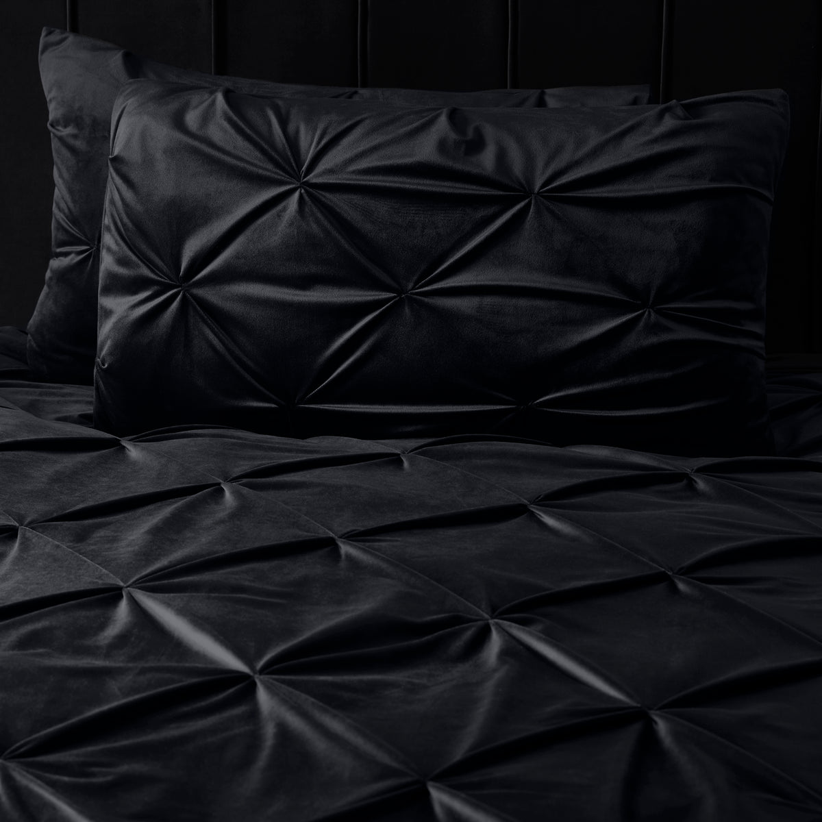 Sleeptime Pintuck velvet dekbedovertrek, kleur zwart