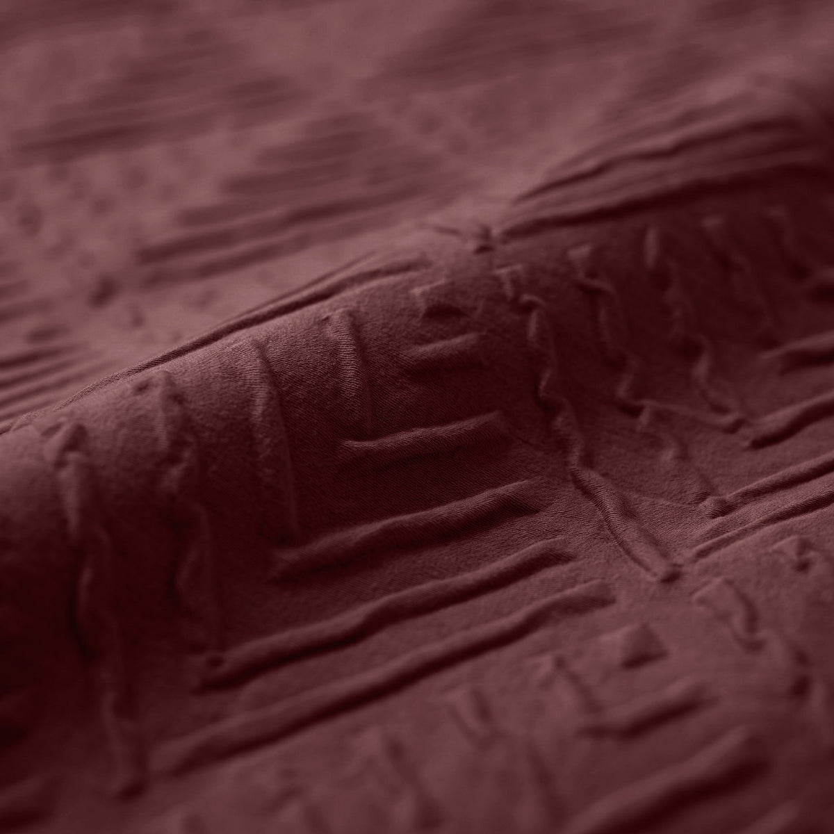 Embossed Dekbedovertrek Bordeaux – Modern Geo 3D Reliëf – Zacht Microvezel met Kussenslopen – Sleeptime - Dromen & Wonen