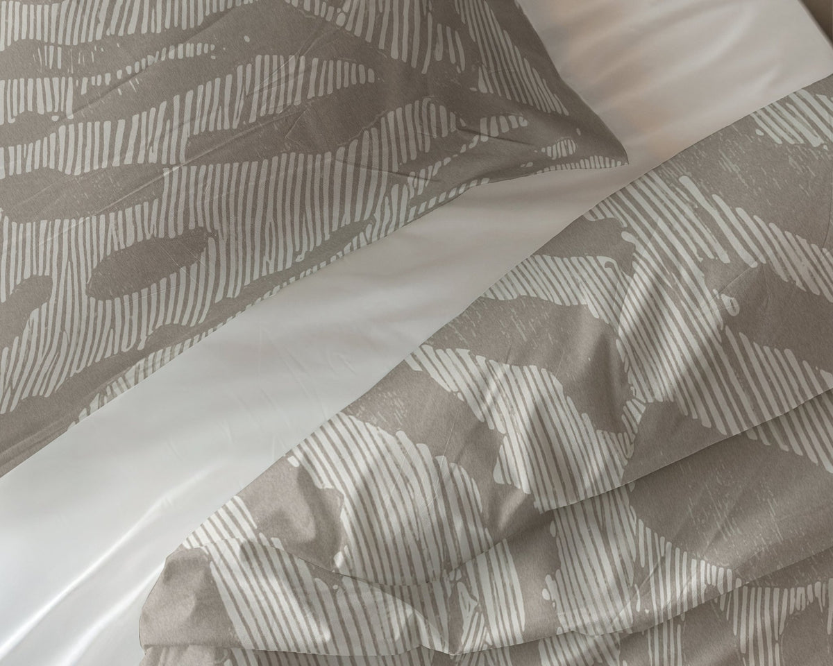 Katoen Flanel Dekbedovertrek Taupe/Grijs – Quiet Wild – Warm & Zacht met Kussenslopen – Dreamhouse - Dromen & Wonen