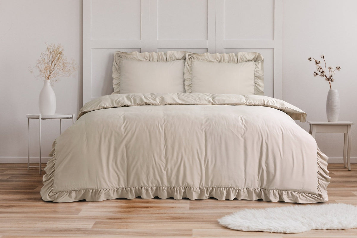 Ruches Dekbedovertrek Taupe – Ruffles – Zacht Microvezel met Kussenslopen – Sleeptime - Dromen & Wonen