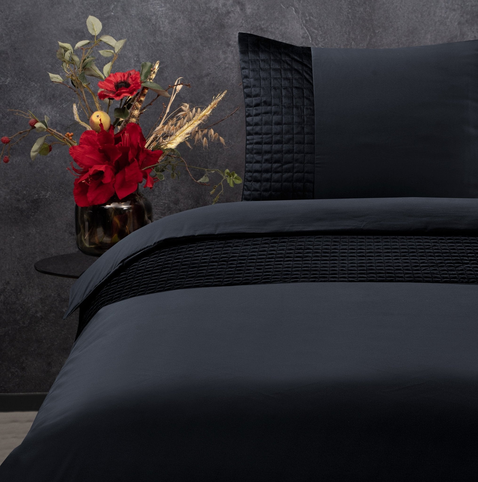 Sleeptime Velvet Band Zwart Dekbedovertrek - Dromen & Wonen
